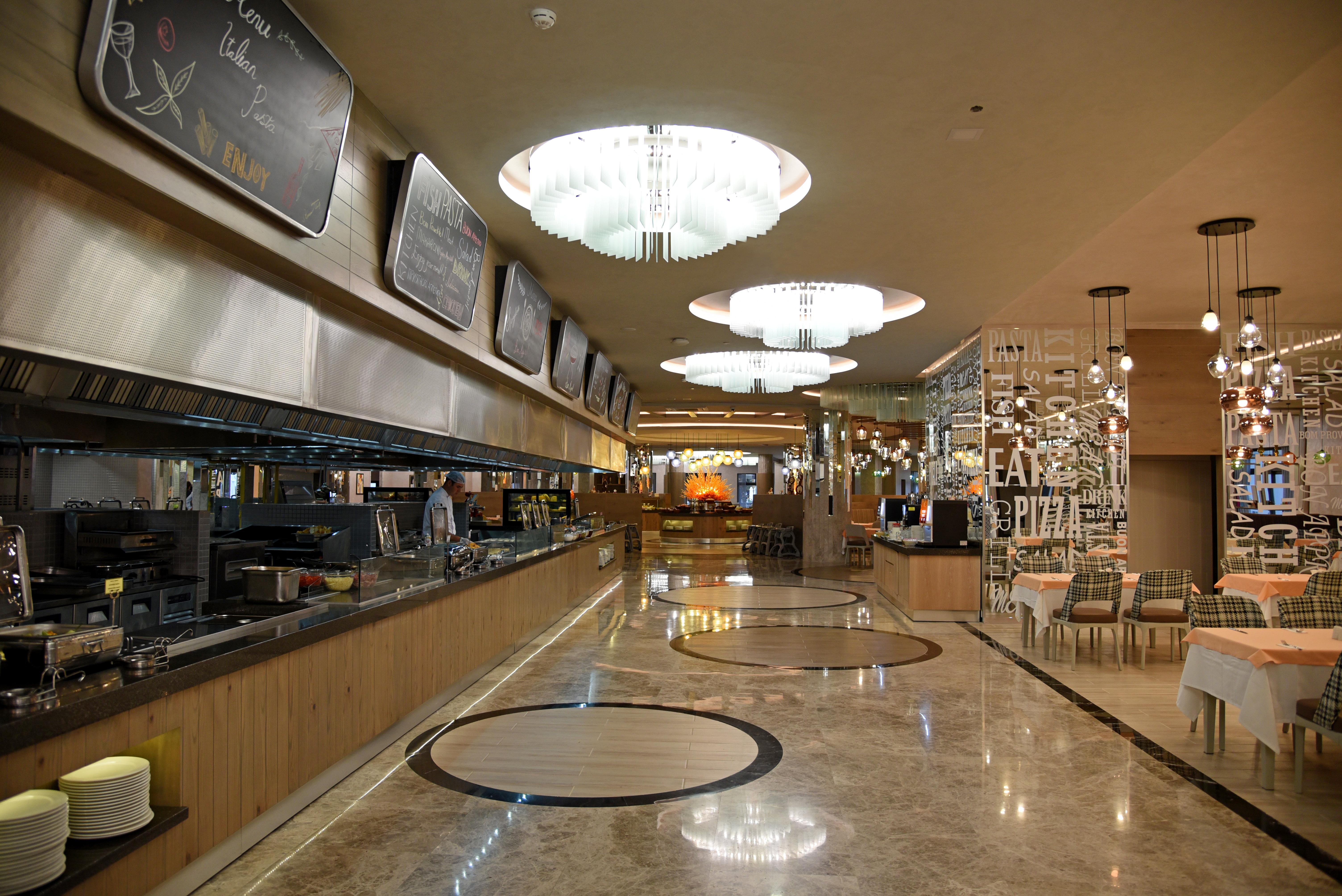Royal Wings Hotel Анталия Екстериор снимка