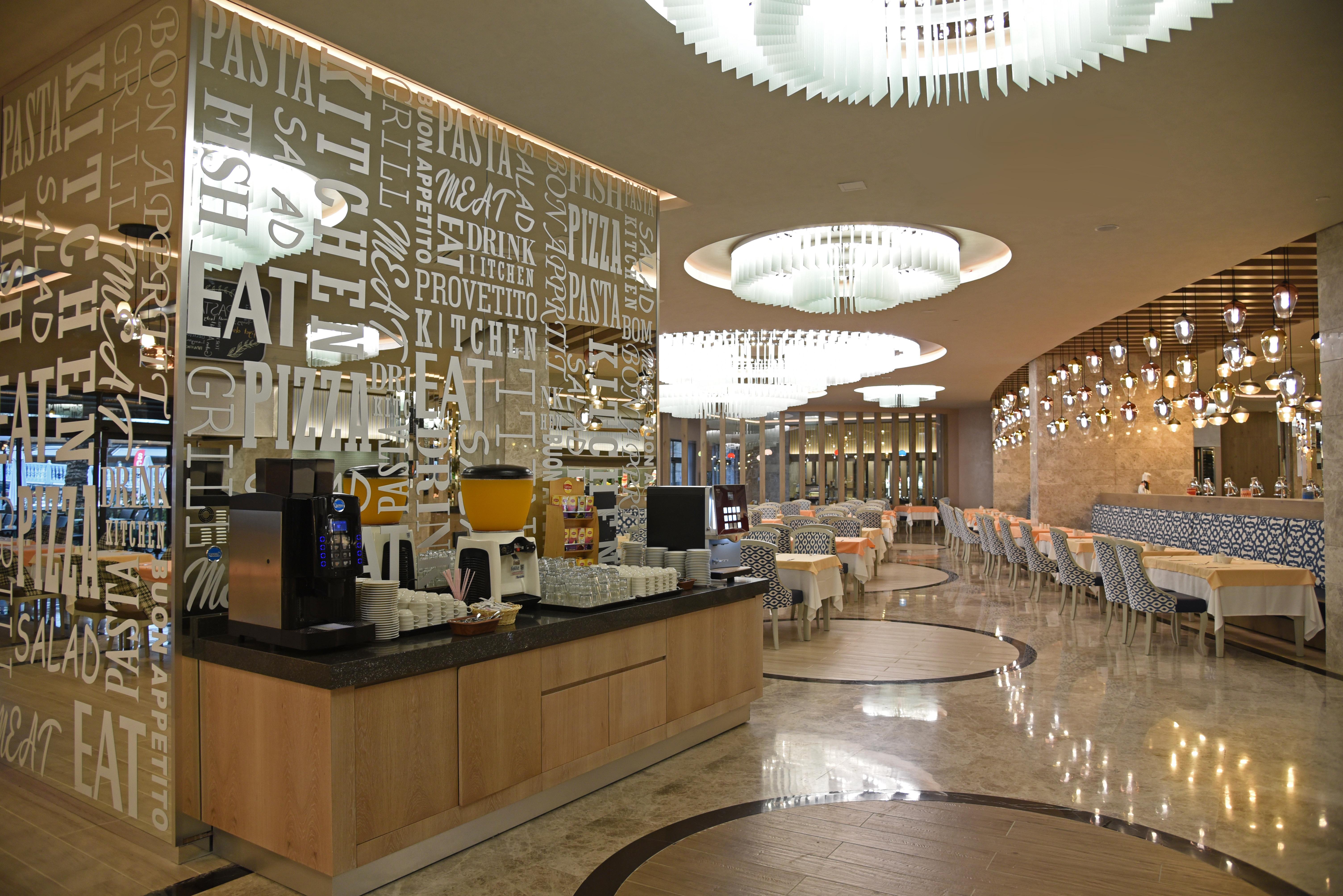 Royal Wings Hotel Анталия Екстериор снимка