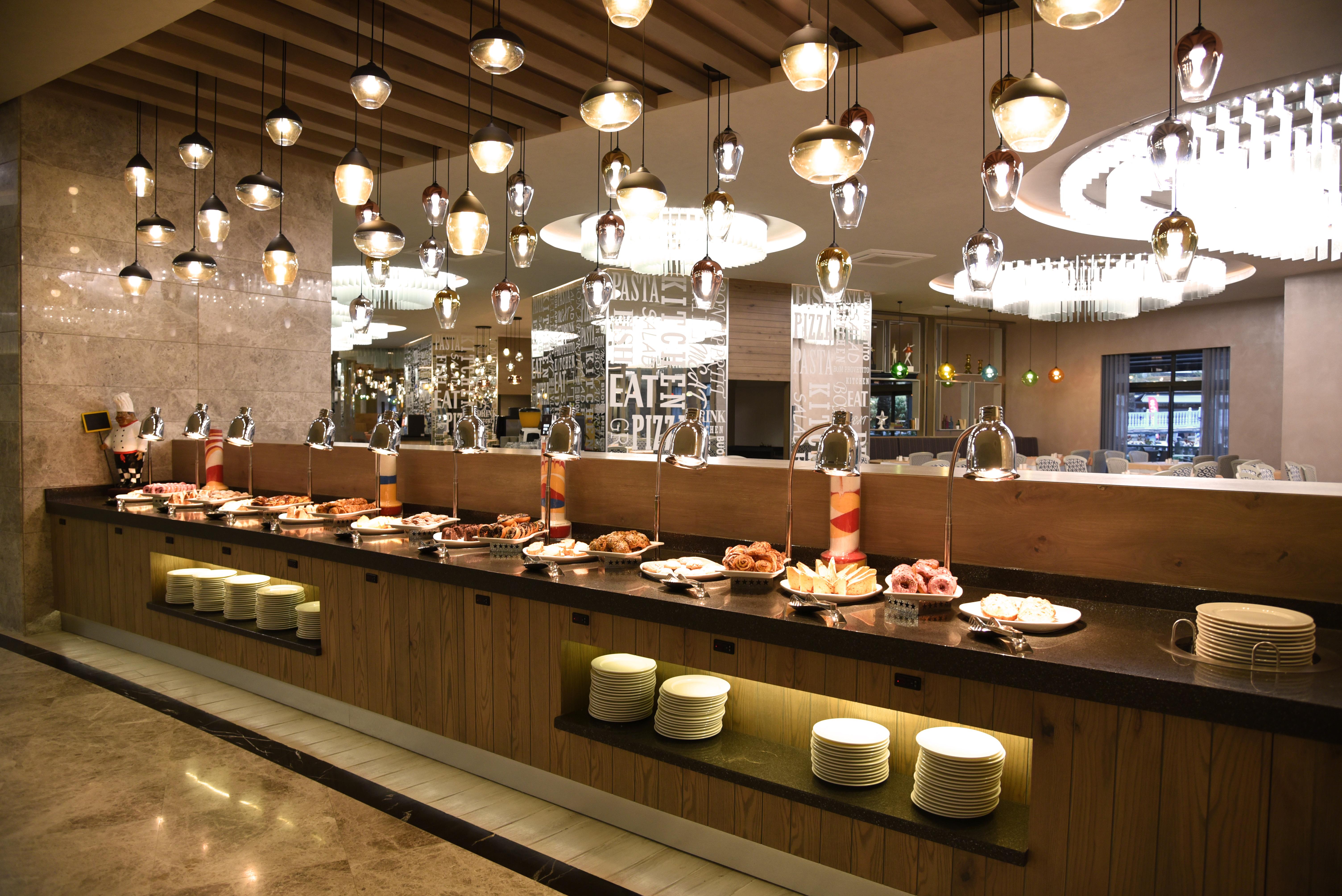 Royal Wings Hotel Анталия Екстериор снимка