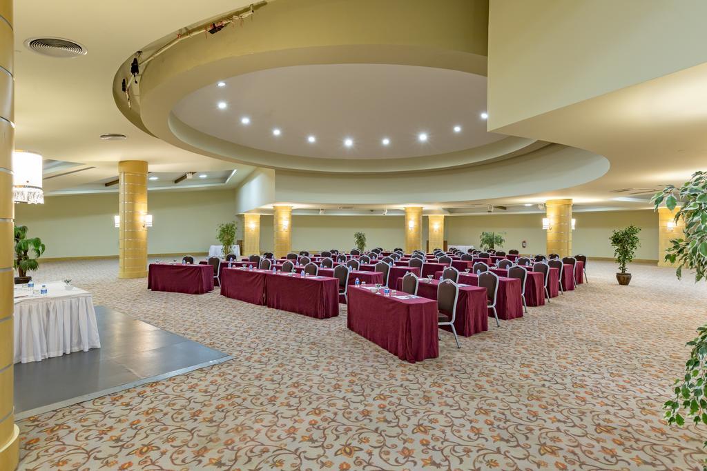 Royal Wings Hotel Анталия Екстериор снимка